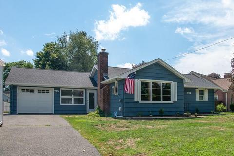 672 E Main St, Chicopee, MA 01020 photo 2