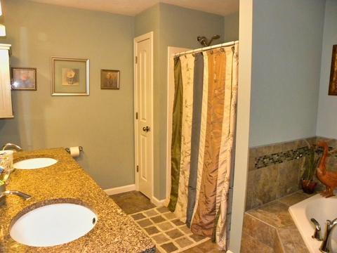 2 Pond Ct, Leicester, MA 01524 photo 15