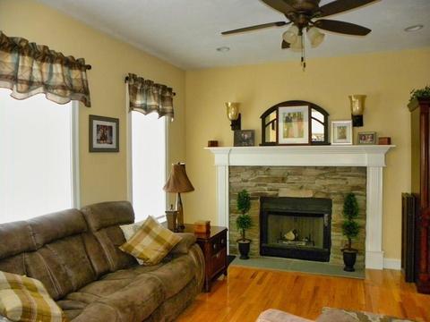2 Pond Ct, Leicester, MA 01524 photo 3