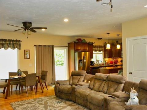 2 Pond Ct, Leicester, MA 01524 photo 4