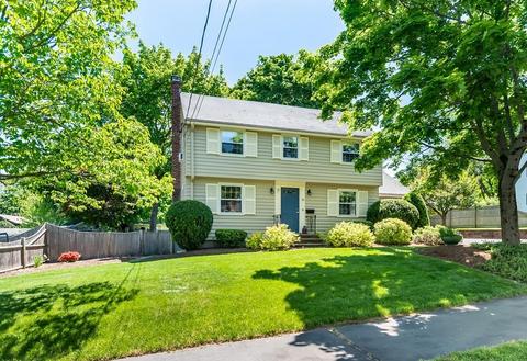 35 Sandra Ln, Reading, MA 01867 photo 1
