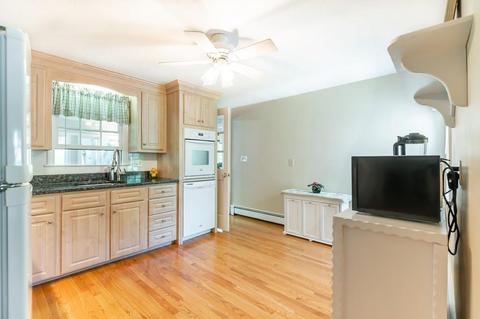 35 Sandra Ln, Reading, MA 01867 photo 4