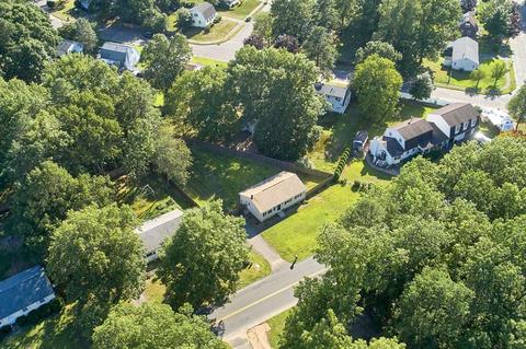 38 Phelps St, Easthampton, MA 01027 photo 34