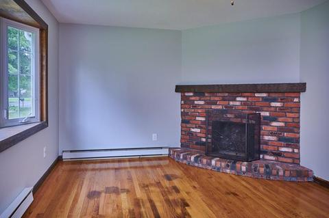 38 Phelps St, Easthampton, MA 01027 photo 11