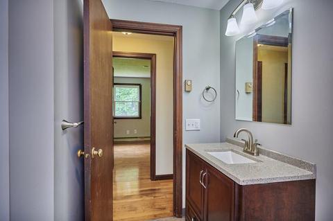 38 Phelps St, Easthampton, MA 01027 photo 14