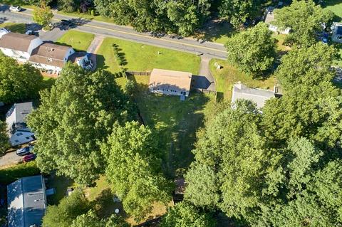 38 Phelps St, Easthampton, MA 01027 photo 32