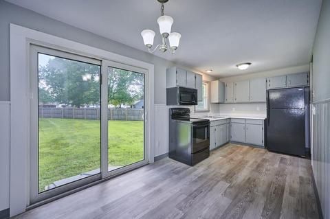 38 Phelps St, Easthampton, MA 01027 photo 8