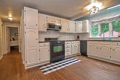 103 Hopkinton Rd, Upton, MA 01568 photo 11