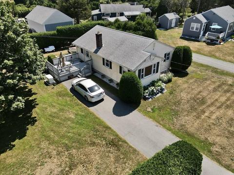 93 Raymond St, Fairhaven, MA 02719 photo 5