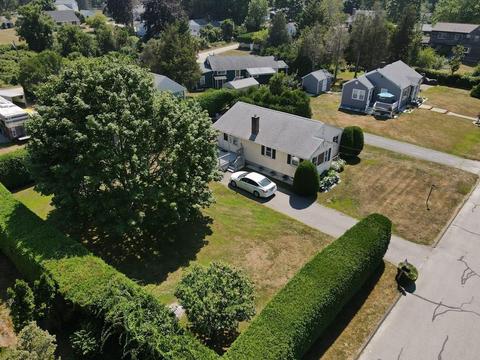 93 Raymond St, Fairhaven, MA 02719 photo 4