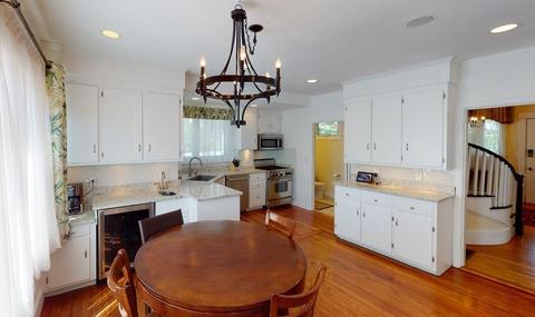 89 Spring St, Stoneham, MA 02180 photo 2