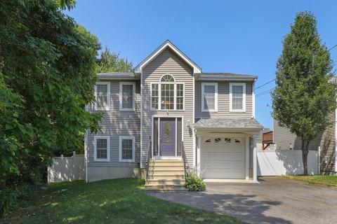 69 Abington Ln, Fall River, MA 02721 photo 1