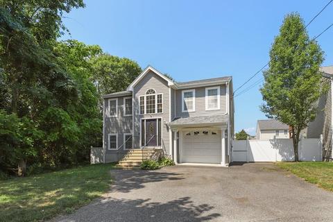 69 Abington Ln, Fall River, MA 02721 photo 2