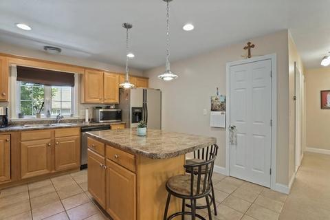 69 Abington Ln, Fall River, MA 02721 photo 12