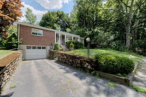 45 Pine Tree Dr, Worcester, MA 01609 photo 1