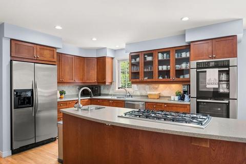 34 Bennett St N, Gloucester, MA 01930 photo 13