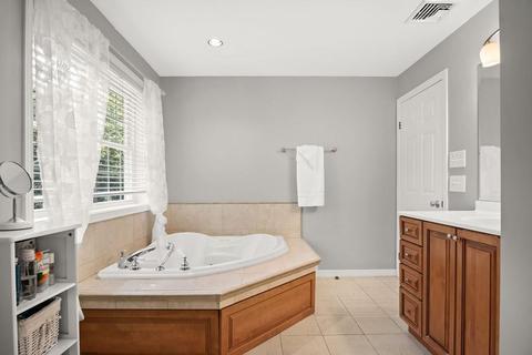 34 Bennett St N, Gloucester, MA 01930 photo 19