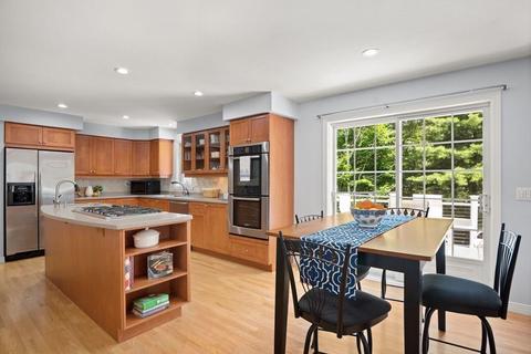 34 Bennett St N, Gloucester, MA 01930 photo 9