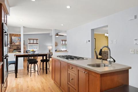34 Bennett St N, Gloucester, MA 01930 photo 12