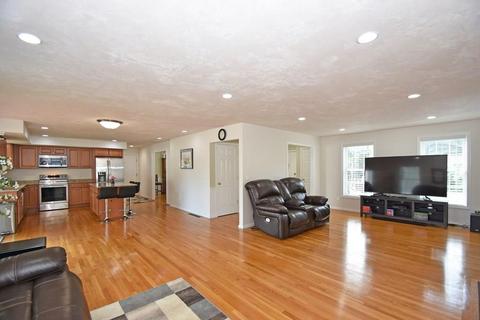 22 Bartlett Rd, Randolph, MA 02368 photo 4