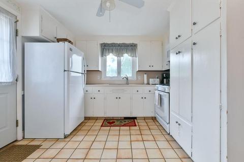 24 Ford St, Dedham, MA 02026 photo 4