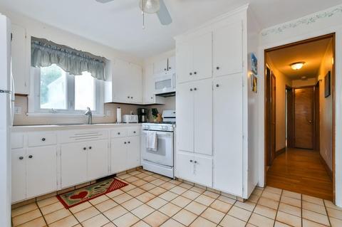 24 Ford St, Dedham, MA 02026 photo 3