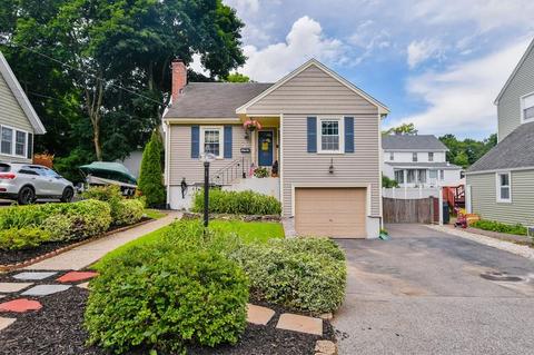 24 Ford St, Dedham, MA 02026 photo 2