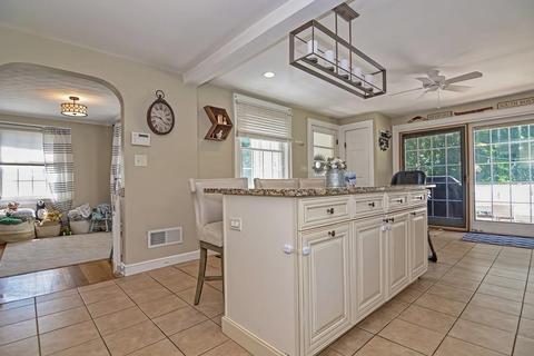 50 Macarthur Rd, Stoneham, MA 02180 photo 13