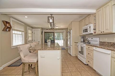 50 Macarthur Rd, Stoneham, MA 02180 photo 14
