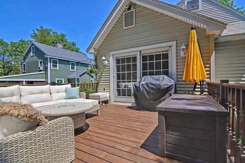 50 Macarthur Rd, Stoneham, MA 02180 photo 2