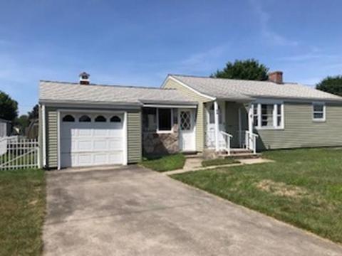 64 Judith St, Springfield, MA 01118 photo 1