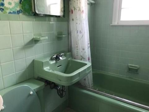 64 Judith St, Springfield, MA 01118 photo 6