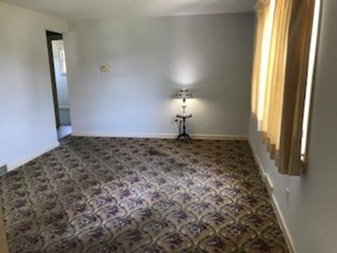 64 Judith St, Springfield, MA 01118 photo 2