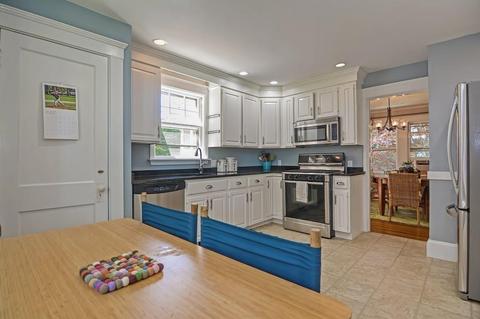 13 Laurel Dr, Needham, MA 02492 photo 8