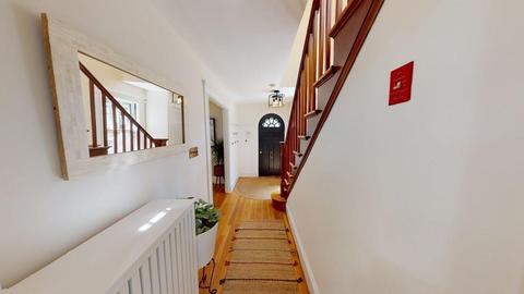 13 Laurel Dr, Needham, MA 02492 photo 2