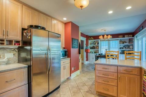 68 Chilson St, Springfield, MA 01118 photo 4