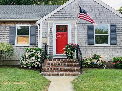 8 Morse Ave, Wareham, MA 02571 photo 1