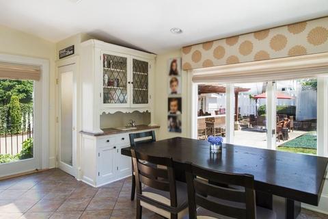 1119 Highland Ave, Fall River, MA 02720 photo 5