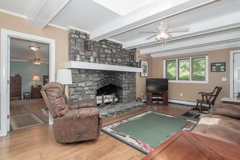 446 Forest St, Dunstable, MA 01827 photo 4