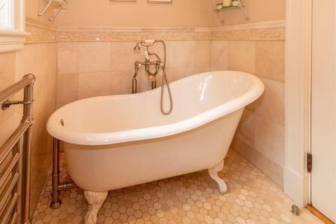 20 Endicott Ave, Marblehead, MA 01945 photo 36