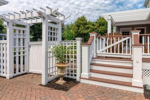 20 Endicott Ave, Marblehead, MA 01945 photo 6