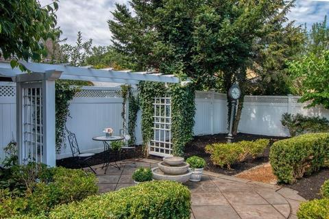 20 Endicott Ave, Marblehead, MA 01945 photo 11