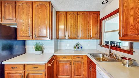 104 Seymour Ave, Springfield, MA 01109 photo 8