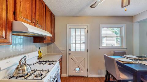 104 Seymour Ave, Springfield, MA 01109 photo 5