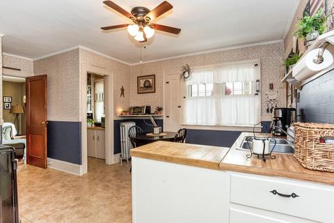 106 Ardmore St, Springfield, MA 01104 photo 9