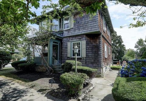 1005 Maple St, Fall River, MA 02720 photo 1
