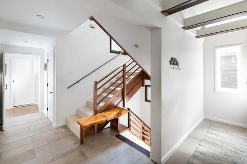154 Rawson Rd, Brookline, MA 02445 photo 3