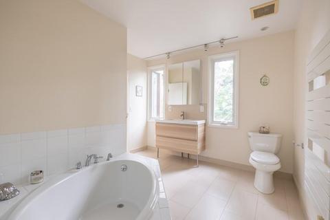 154 Rawson Rd, Brookline, MA 02445 photo 16