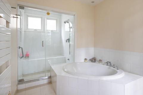 154 Rawson Rd, Brookline, MA 02445 photo 17