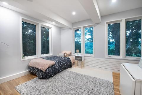 154 Rawson Rd, Brookline, MA 02445 photo 22